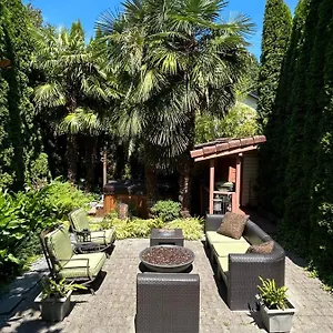 garden-oasis-suite-near-popular-main-street.vancouver-hotels-bc.net/