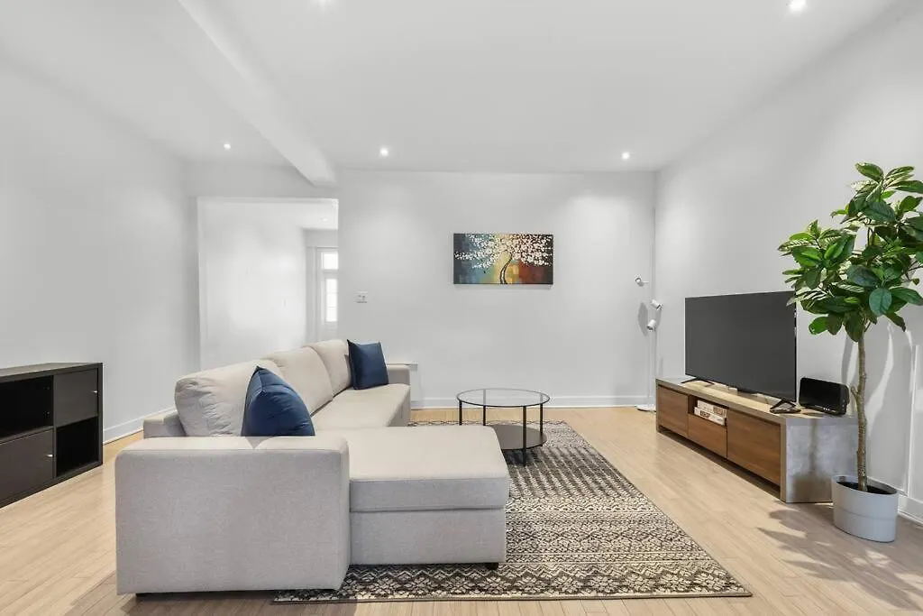 Stylish 1Bedroom / 1Bathroom In Plateau Mont-Royal Montréal 0*,  Canada