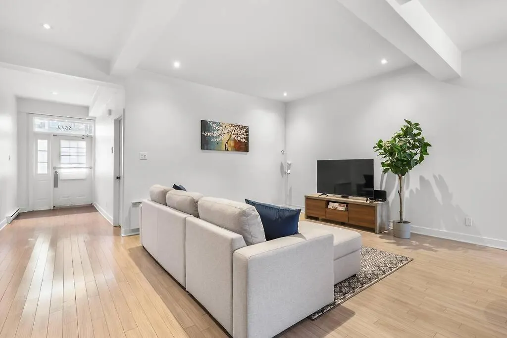 Stylish 1Bedroom / 1Bathroom In Plateau Mont-Royal Montreal Apartment